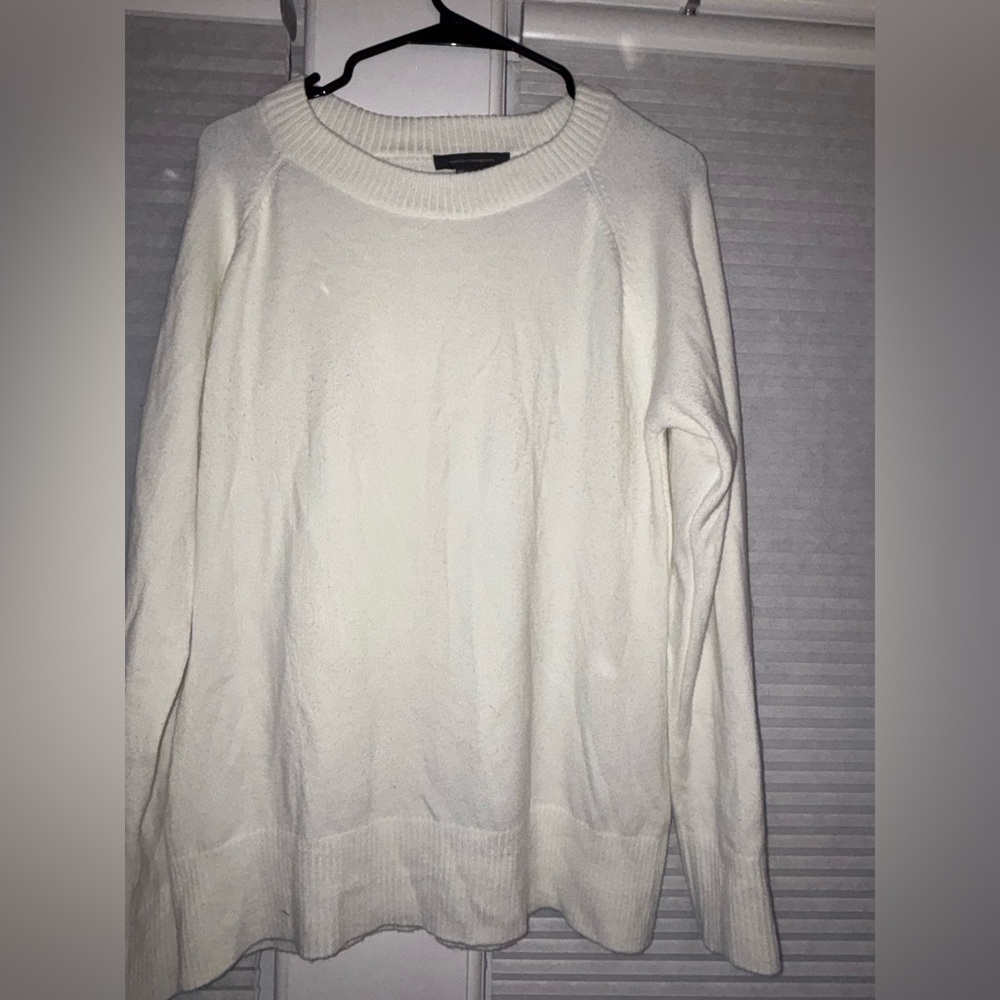 Winter White sweater size XL